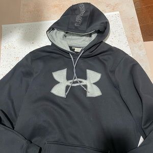 Men’s large loose fit Underarmour OG hoodie with embroidered logo.